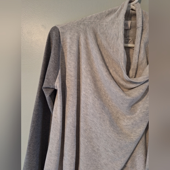 Ivivva by Lululemon Wrap Cardigan 12 - Picture 3 of 11